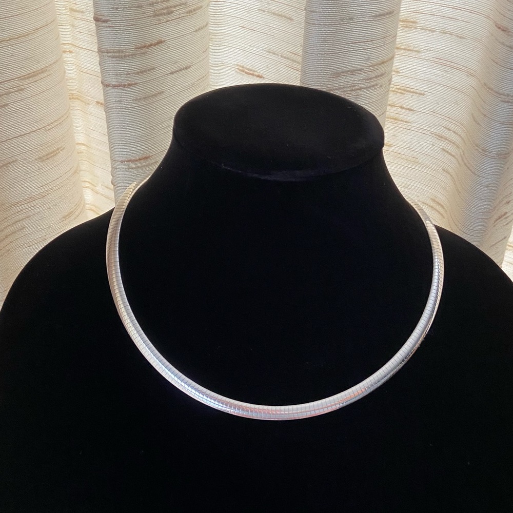 Milor Omega Necklace View 2